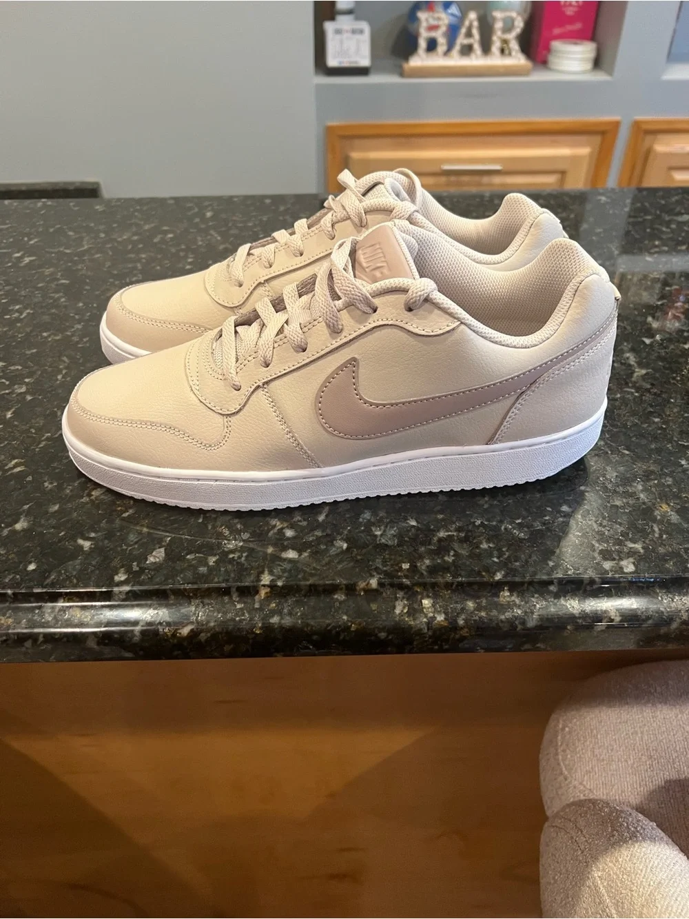 Nike classic low
